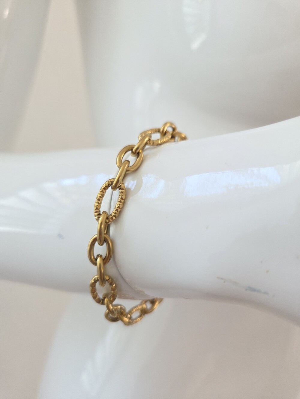 Gold Chunky Chain Necklace and Bracelet Set Textured Oval Links Jewelry Set - Picture 11 of 13